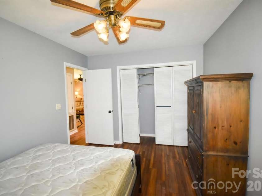 14 Willow Wood Trail, Hendersonville, NC 28739.  MLS# CAR4372709, YatesRealty ID 17625. 