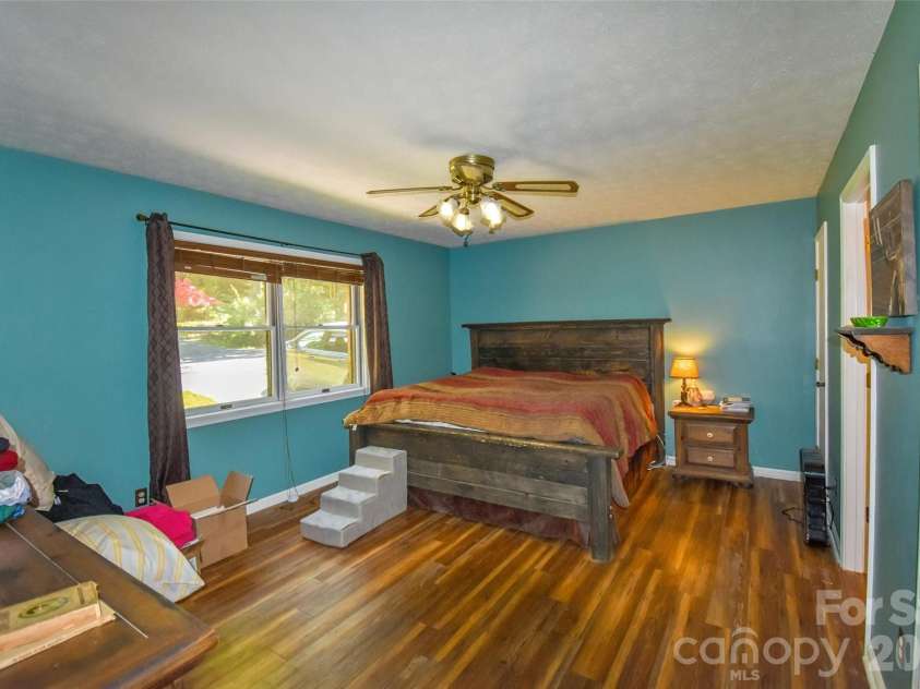 14 Willow Wood Trail, Hendersonville, NC 28739.  MLS# CAR4372709, YatesRealty ID 17625. 