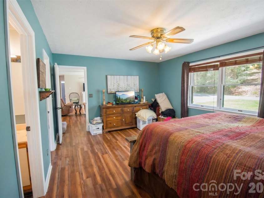 14 Willow Wood Trail, Hendersonville, NC 28739.  MLS# CAR4372709, YatesRealty ID 17625. 