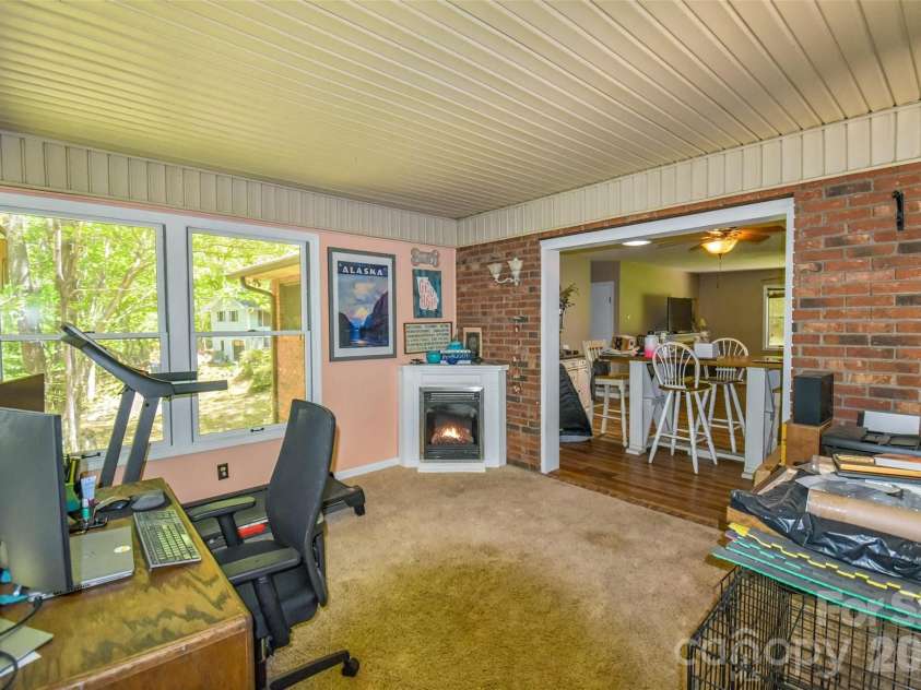 14 Willow Wood Trail, Hendersonville, NC 28739.  MLS# CAR4372709, YatesRealty ID 17625. 