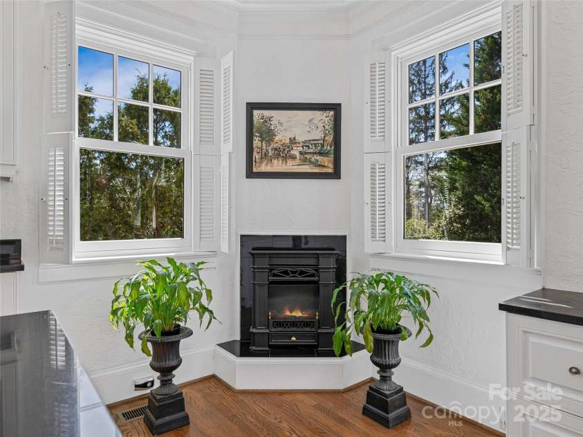 218 Kimberly Avenue, Asheville, NC 28804.  MLS# CAR4248384, YatesRealty ID 17626. 