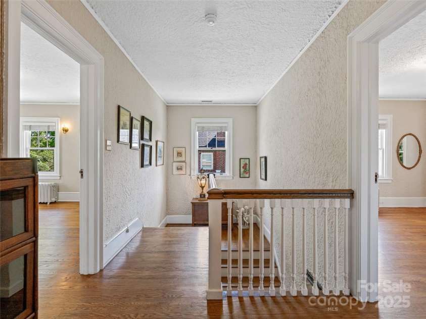 218 Kimberly Avenue, Asheville, NC 28804.  MLS# CAR4248384, YatesRealty ID 17626. 