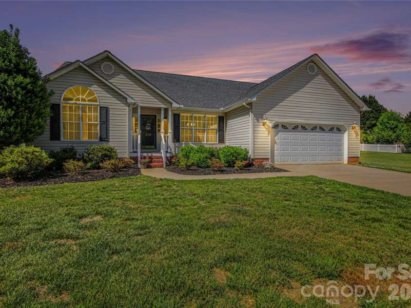309 Foxcress Drive, Salisbury, NC 28147.  MLS# CAR4373704, YatesRealty ID 17627. 