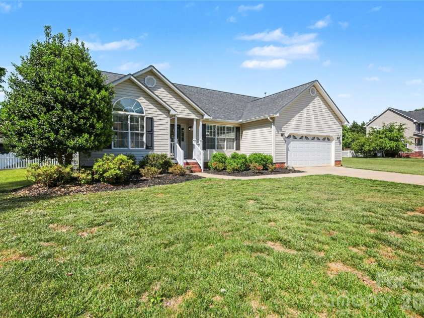 309 Foxcress Drive, Salisbury, NC 28147.  MLS# CAR4373704, YatesRealty ID 17627. 