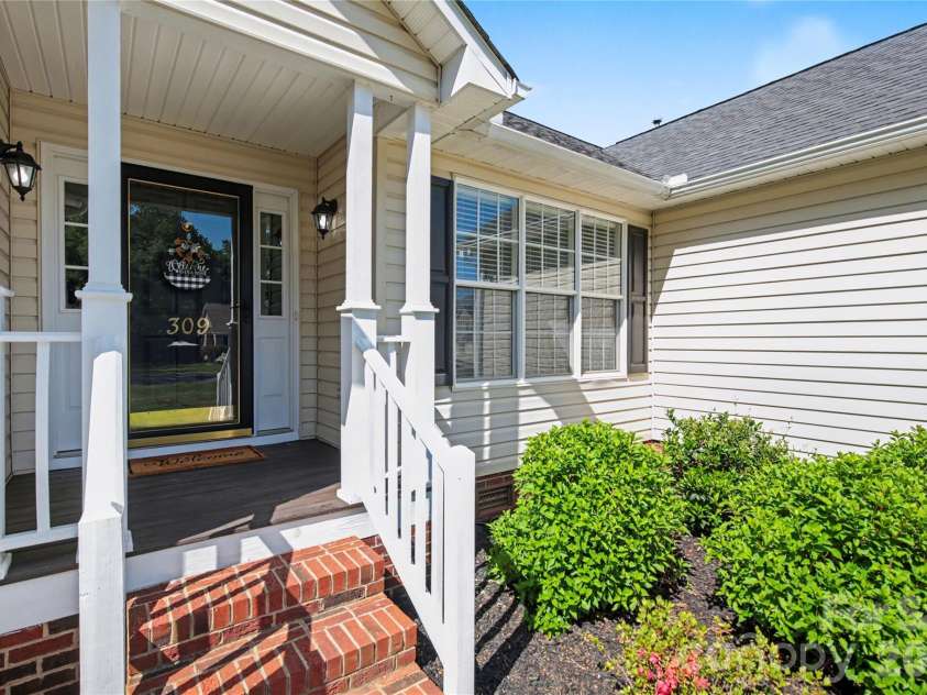 309 Foxcress Drive, Salisbury, NC 28147.  MLS# CAR4373704, YatesRealty ID 17627. 