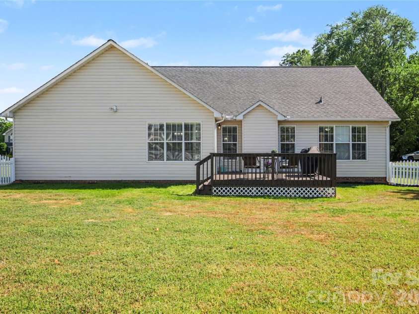 309 Foxcress Drive, Salisbury, NC 28147.  MLS# CAR4373704, YatesRealty ID 17627. 