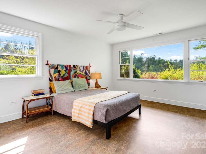 80 Sunset Drive, Marshall, NC 28753.  MLS# CAR4246500, YatesRealty ID 17627. 