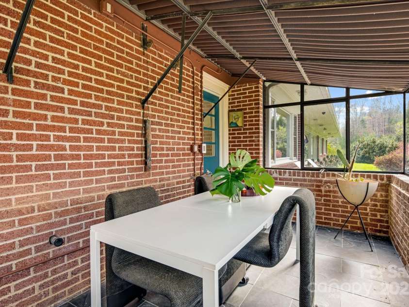 80 Sunset Drive, Marshall, NC 28753.  MLS# CAR4246500, YatesRealty ID 17627. 