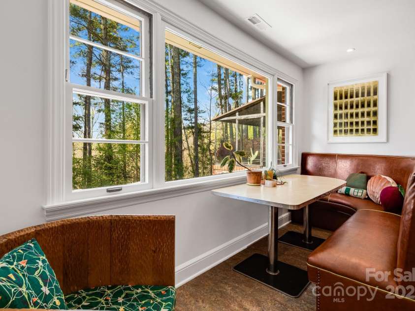 80 Sunset Drive, Marshall, NC 28753.  MLS# CAR4246500, YatesRealty ID 17627. Original Banquet