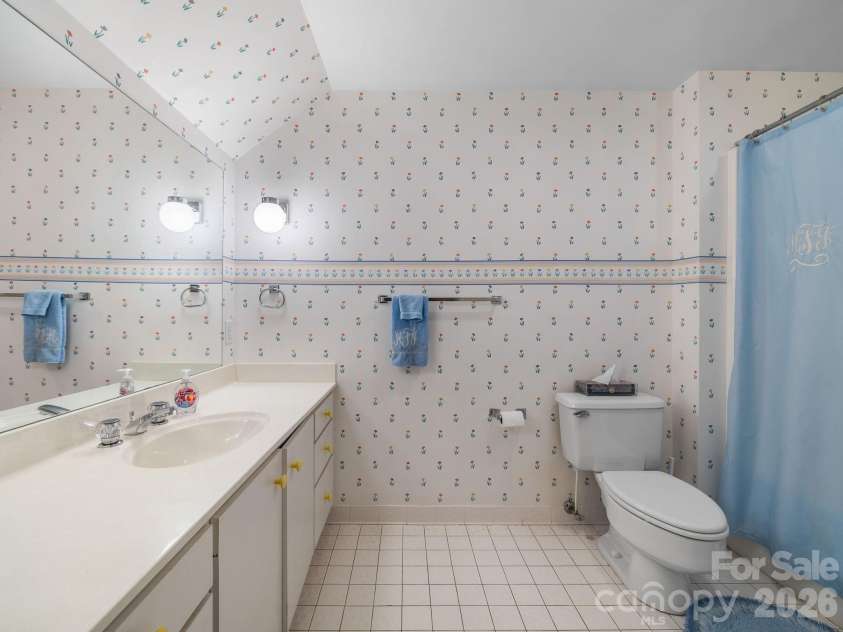 140 Meadowlark Drive, Tryon, NC 28782.  MLS# CAR4364731, YatesRealty ID 17628. Full bath in basement