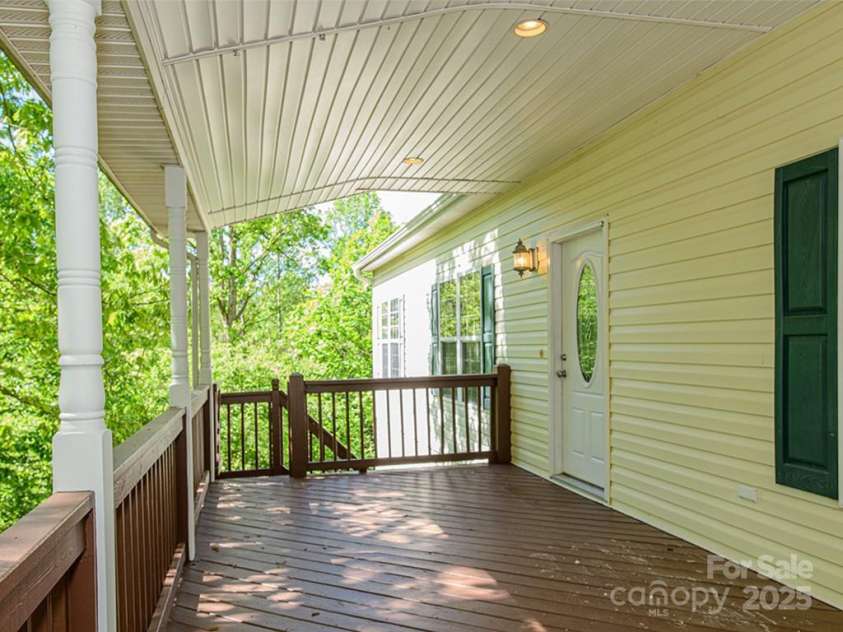 30 Forest Ridge Drive, Asheville, NC 28806.  MLS# CAR4252097, YatesRealty ID 17628. 
