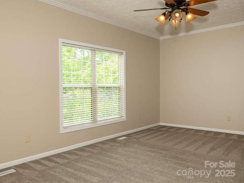 30 Forest Ridge Drive, Asheville, NC 28806.  MLS# CAR4252097, YatesRealty ID 17628. 