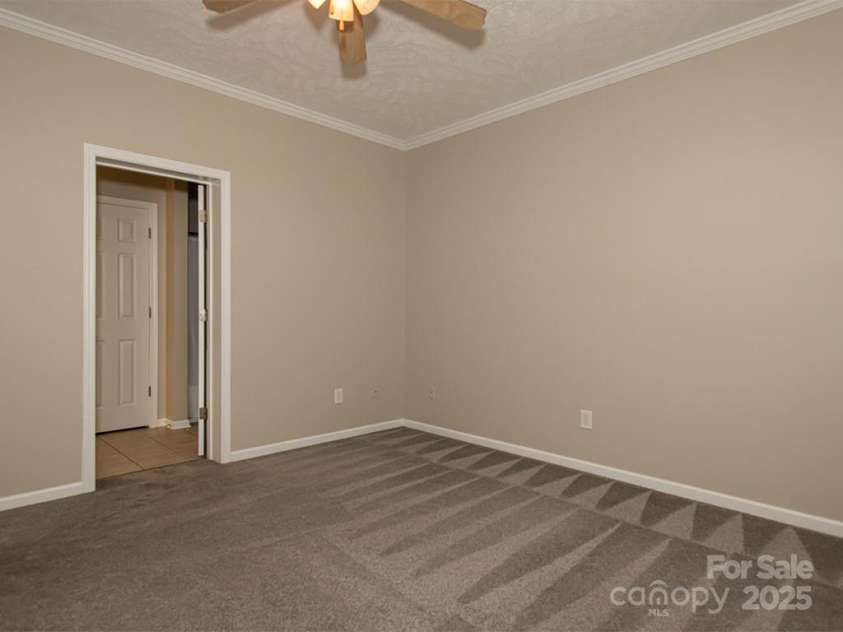 30 Forest Ridge Drive, Asheville, NC 28806.  MLS# CAR4252097, YatesRealty ID 17628. 