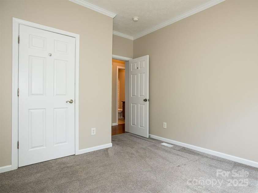 30 Forest Ridge Drive, Asheville, NC 28806.  MLS# CAR4252097, YatesRealty ID 17628. 