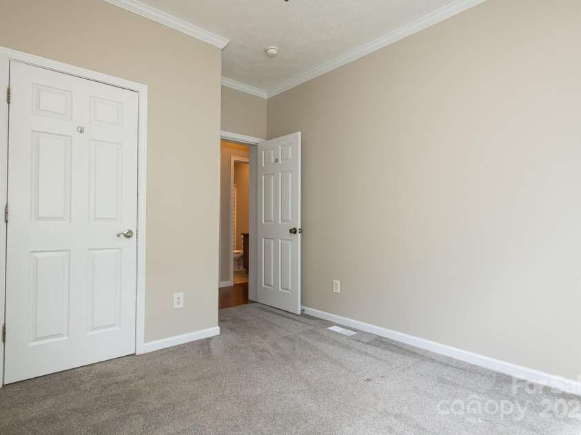 30 Forest Ridge Drive, Asheville, NC 28806.  MLS# CAR4252097, YatesRealty ID 17628. 