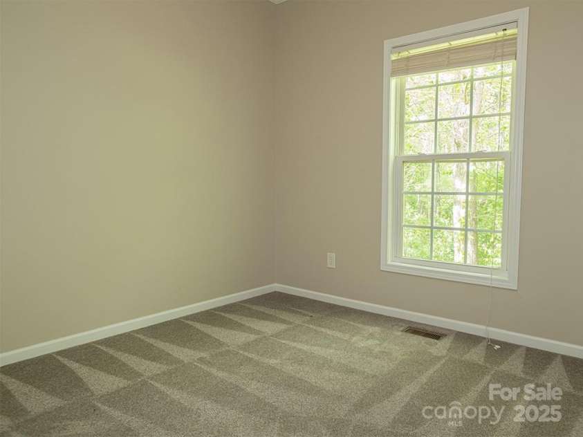 30 Forest Ridge Drive, Asheville, NC 28806.  MLS# CAR4252097, YatesRealty ID 17628. 