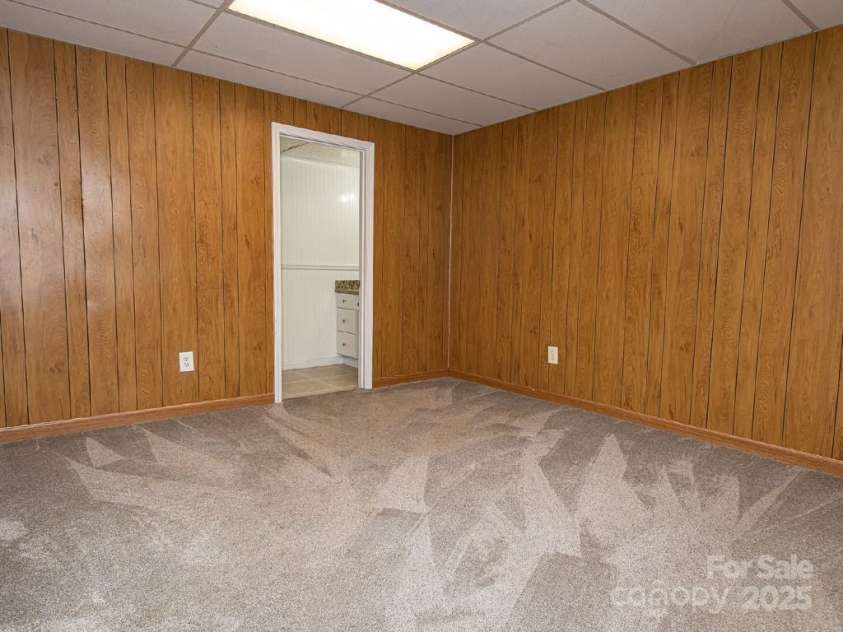 30 Forest Ridge Drive, Asheville, NC 28806.  MLS# CAR4252097, YatesRealty ID 17628. 