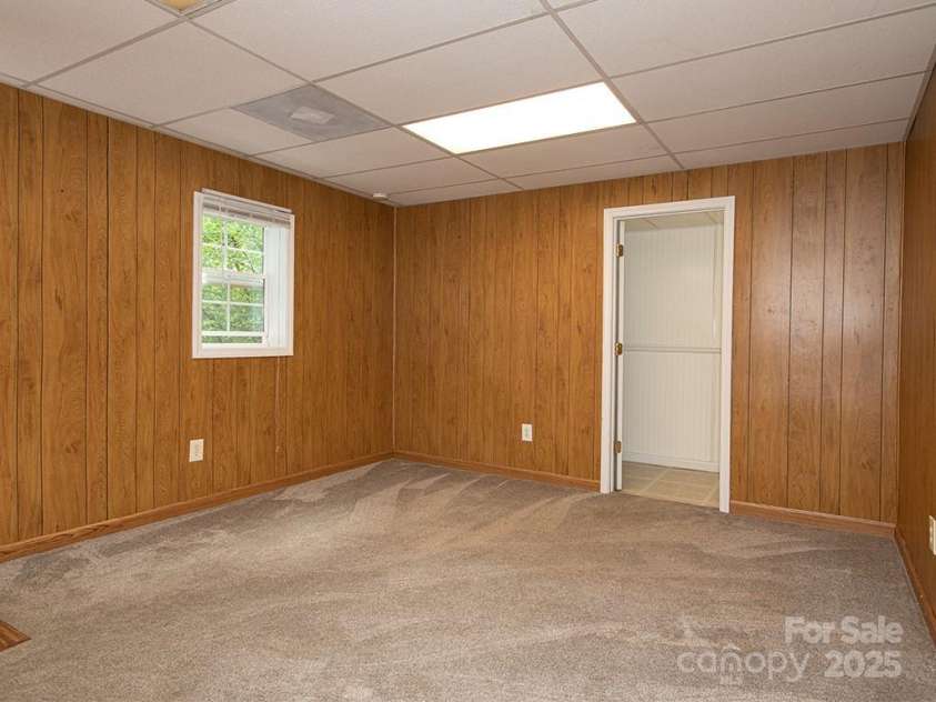 30 Forest Ridge Drive, Asheville, NC 28806.  MLS# CAR4252097, YatesRealty ID 17628. 