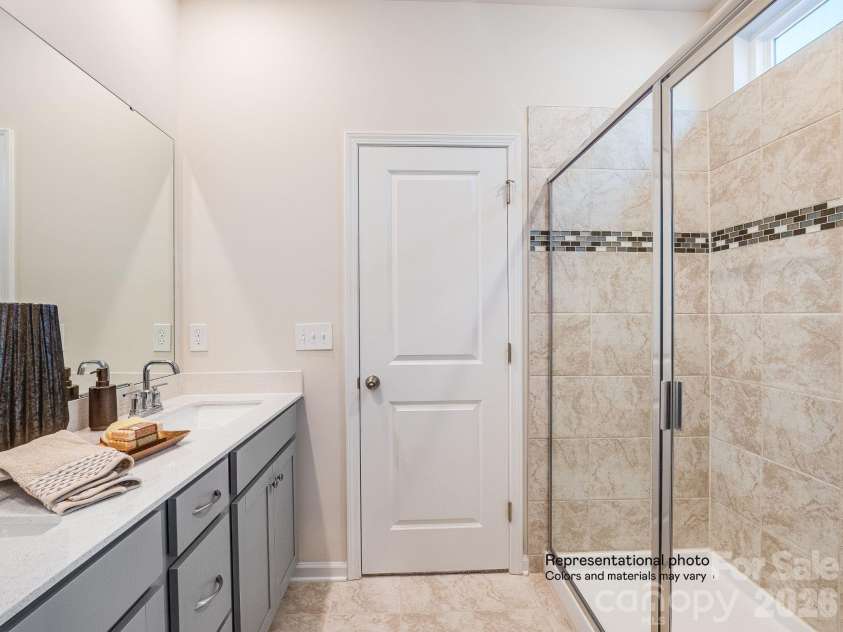 1010 Widgeon Way, Belmont, NC 28012.  MLS# CAR4376192, YatesRealty ID 17630. Owners Bath