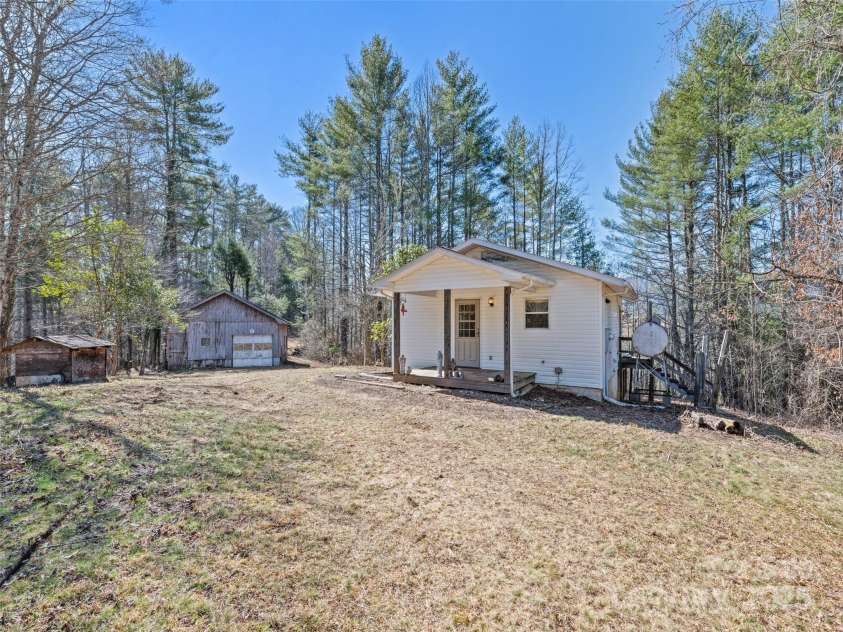 91 Jeter Road, Clyde, NC 28721.  MLS# CAR4239797, YatesRealty ID 17630. 