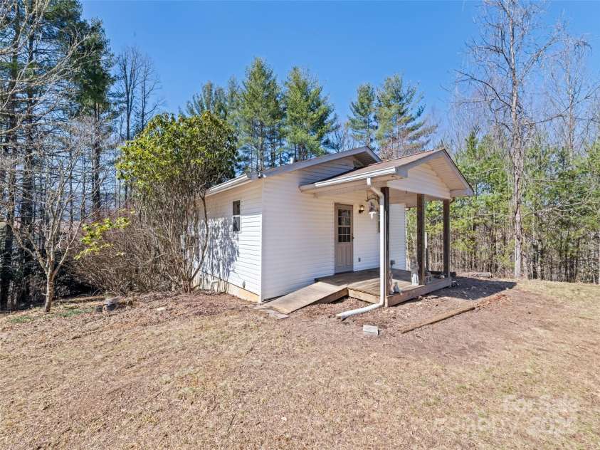 91 Jeter Road, Clyde, NC 28721.  MLS# CAR4239797, YatesRealty ID 17630. 