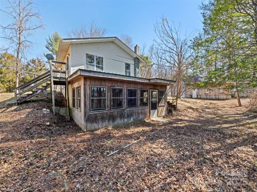 91 Jeter Road, Clyde, NC 28721.  MLS# CAR4239797, YatesRealty ID 17630. 
