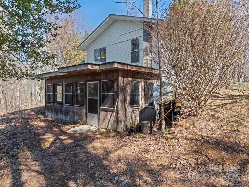 91 Jeter Road, Clyde, NC 28721.  MLS# CAR4239797, YatesRealty ID 17630. 