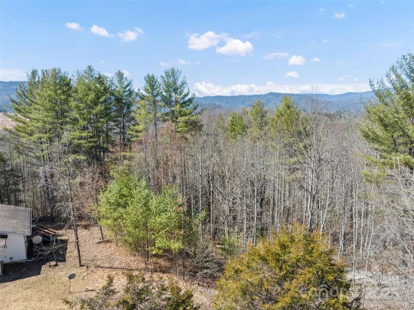 91 Jeter Road, Clyde, NC 28721.  MLS# CAR4239797, YatesRealty ID 17630. 