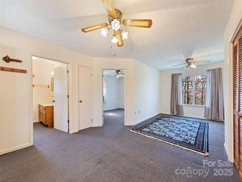 91 Jeter Road, Clyde, NC 28721.  MLS# CAR4239797, YatesRealty ID 17630. 