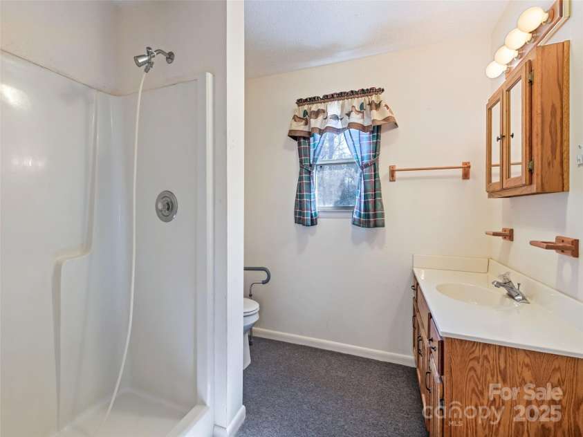 91 Jeter Road, Clyde, NC 28721.  MLS# CAR4239797, YatesRealty ID 17630. 