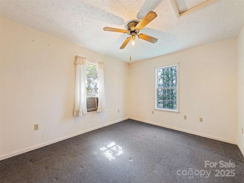 91 Jeter Road, Clyde, NC 28721.  MLS# CAR4239797, YatesRealty ID 17630. 