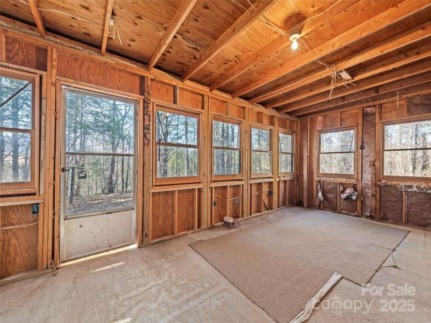 91 Jeter Road, Clyde, NC 28721.  MLS# CAR4239797, YatesRealty ID 17630. 