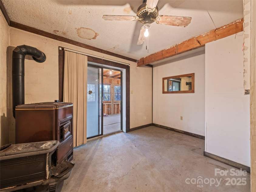 91 Jeter Road, Clyde, NC 28721.  MLS# CAR4239797, YatesRealty ID 17630. 