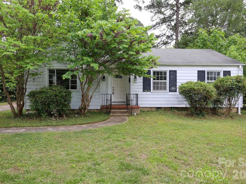 1456 Briar Creek Road, Charlotte, NC 28205.  MLS# CAR4377109, YatesRealty ID 17631. 