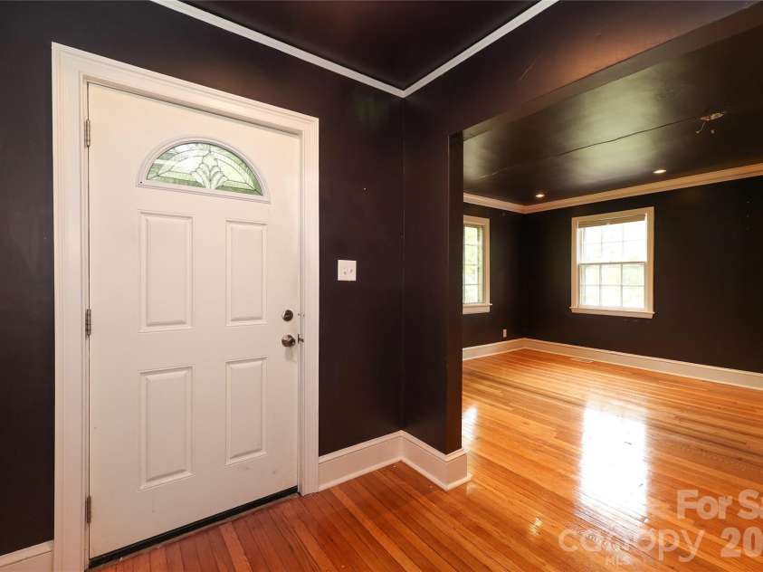 1456 Briar Creek Road, Charlotte, NC 28205.  MLS# CAR4377109, YatesRealty ID 17631. 