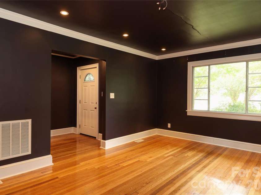 1456 Briar Creek Road, Charlotte, NC 28205.  MLS# CAR4377109, YatesRealty ID 17631. 