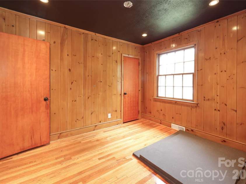 1456 Briar Creek Road, Charlotte, NC 28205.  MLS# CAR4377109, YatesRealty ID 17631. 