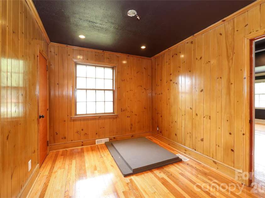 1456 Briar Creek Road, Charlotte, NC 28205.  MLS# CAR4377109, YatesRealty ID 17631. 