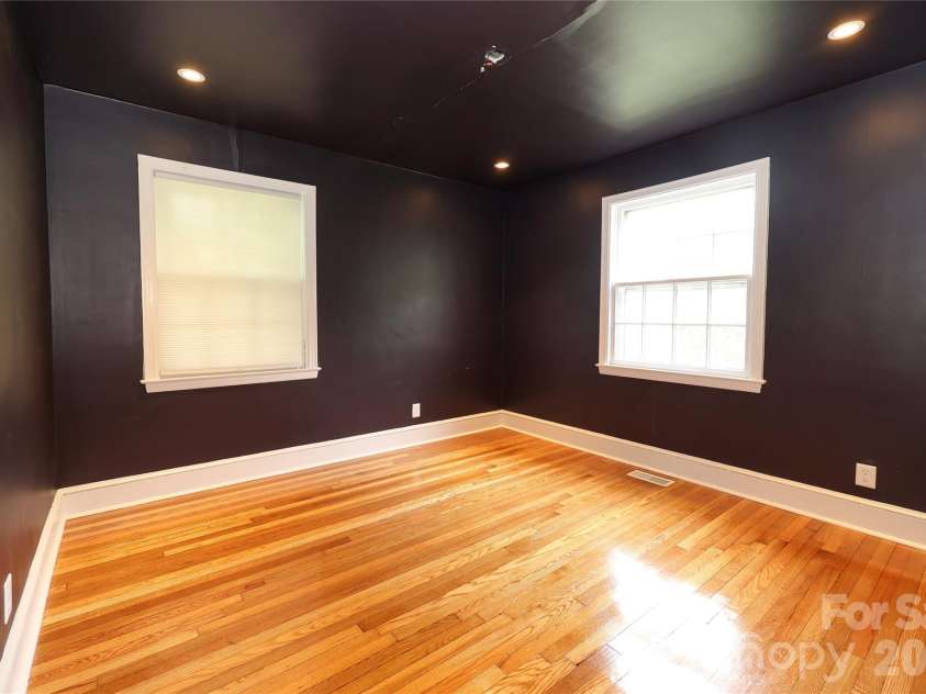 1456 Briar Creek Road, Charlotte, NC 28205.  MLS# CAR4377109, YatesRealty ID 17631. 