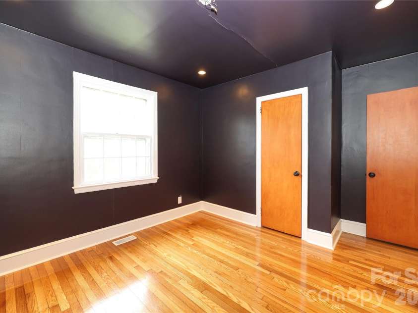 1456 Briar Creek Road, Charlotte, NC 28205.  MLS# CAR4377109, YatesRealty ID 17631. 
