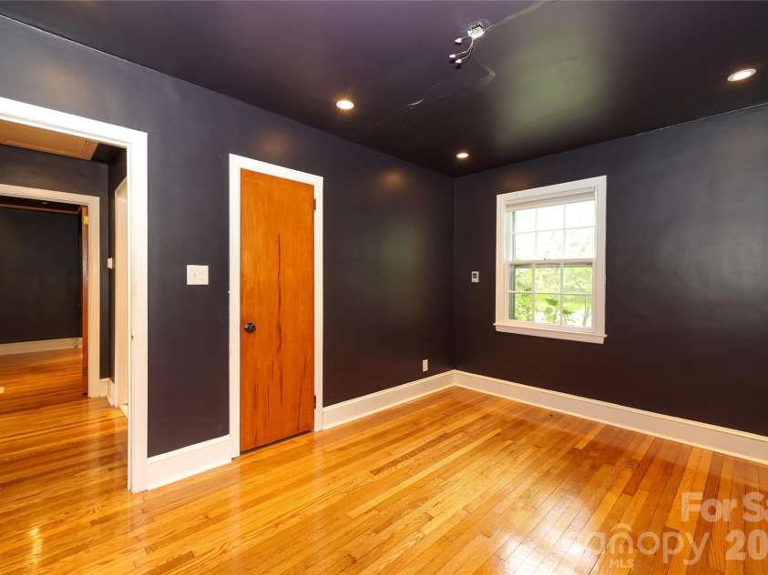1456 Briar Creek Road, Charlotte, NC 28205.  MLS# CAR4377109, YatesRealty ID 17631. 