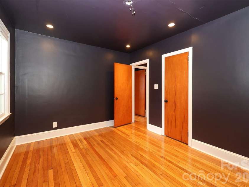 1456 Briar Creek Road, Charlotte, NC 28205.  MLS# CAR4377109, YatesRealty ID 17631. 