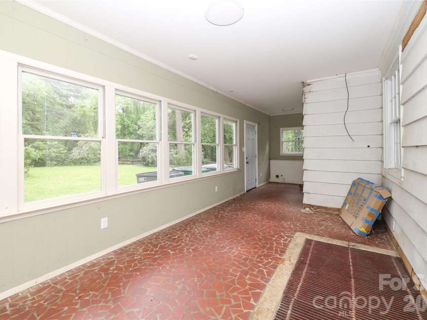 1456 Briar Creek Road, Charlotte, NC 28205.  MLS# CAR4377109, YatesRealty ID 17631. 