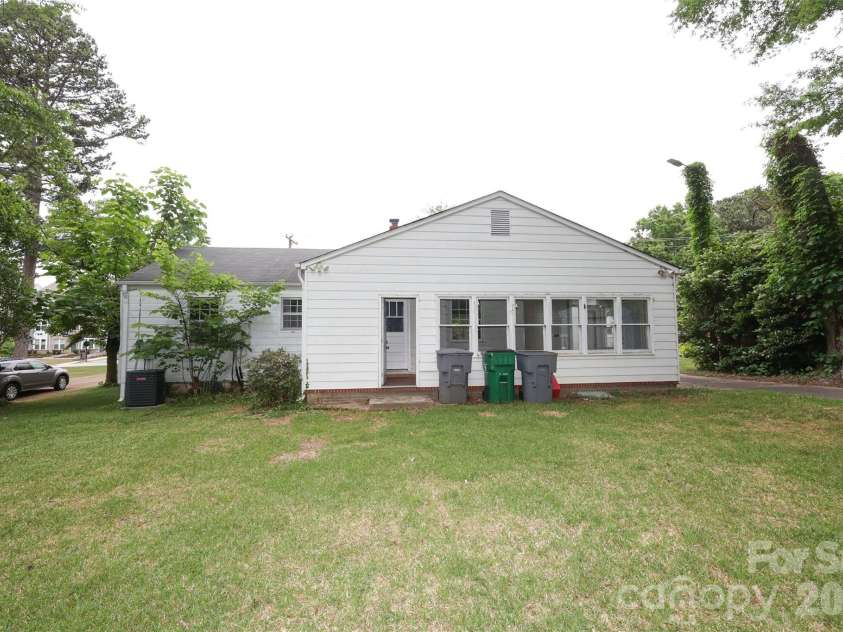 1456 Briar Creek Road, Charlotte, NC 28205.  MLS# CAR4377109, YatesRealty ID 17631. 