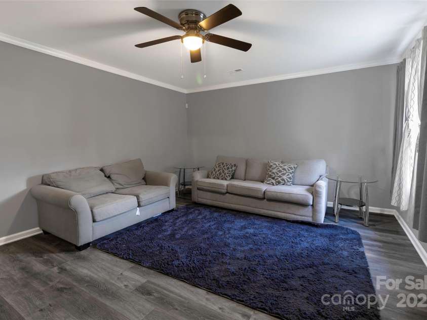 901 Echo Glen Road, Charlotte, NC 28213.  MLS# CAR4265124, YatesRealty ID 17631. 