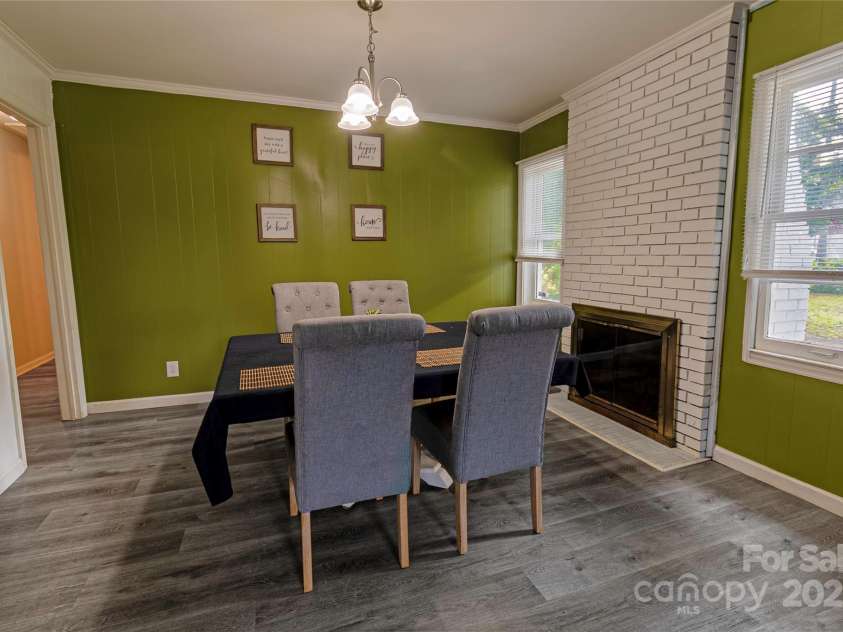 901 Echo Glen Road, Charlotte, NC 28213.  MLS# CAR4265124, YatesRealty ID 17631. 