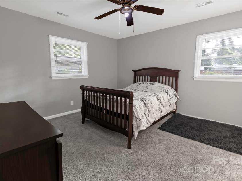 901 Echo Glen Road, Charlotte, NC 28213.  MLS# CAR4265124, YatesRealty ID 17631. 