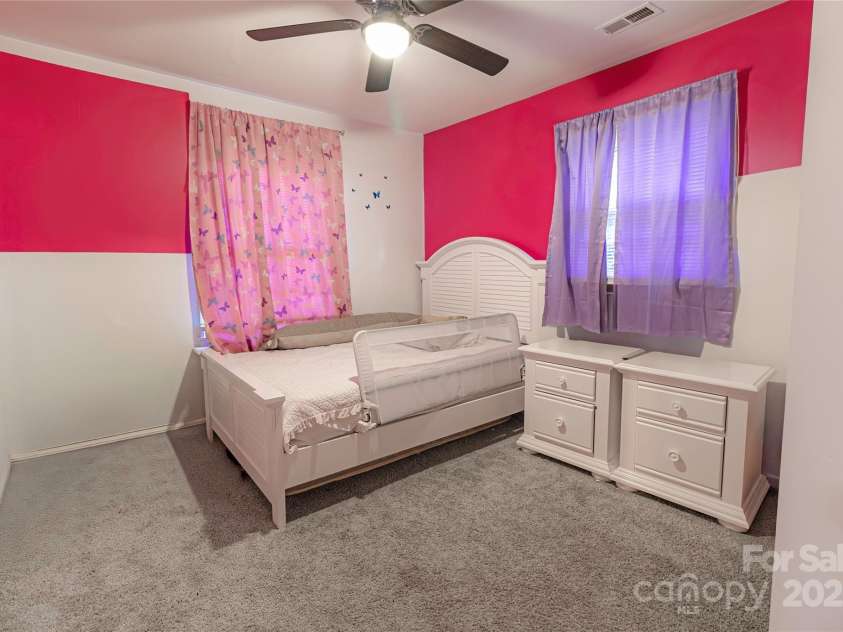901 Echo Glen Road, Charlotte, NC 28213.  MLS# CAR4265124, YatesRealty ID 17631. 