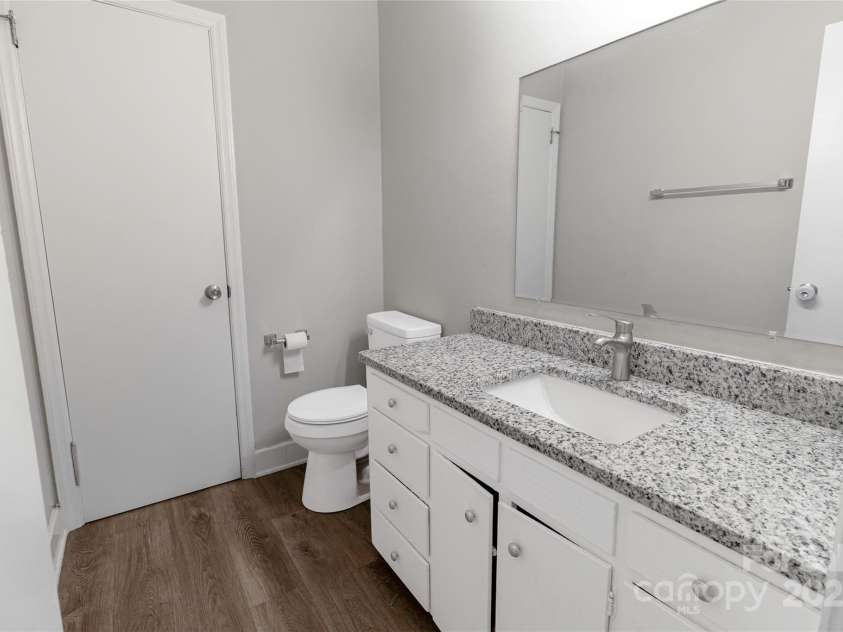 901 Echo Glen Road, Charlotte, NC 28213.  MLS# CAR4265124, YatesRealty ID 17631. 