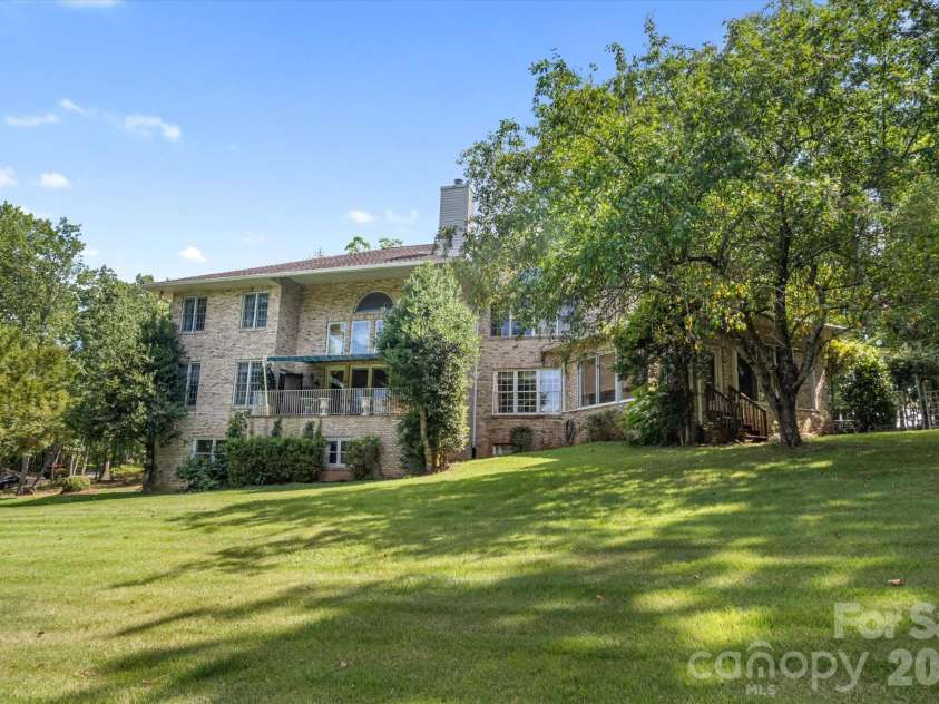 25 Towhee Trail, Tryon, NC 28782.  MLS# CAR4283605, YatesRealty ID 17633. 